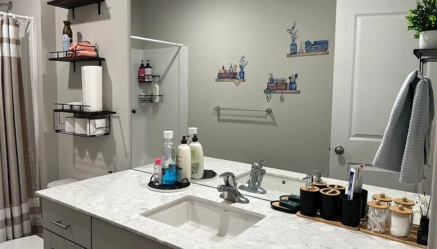 926 Bradley St NE — Photo 1