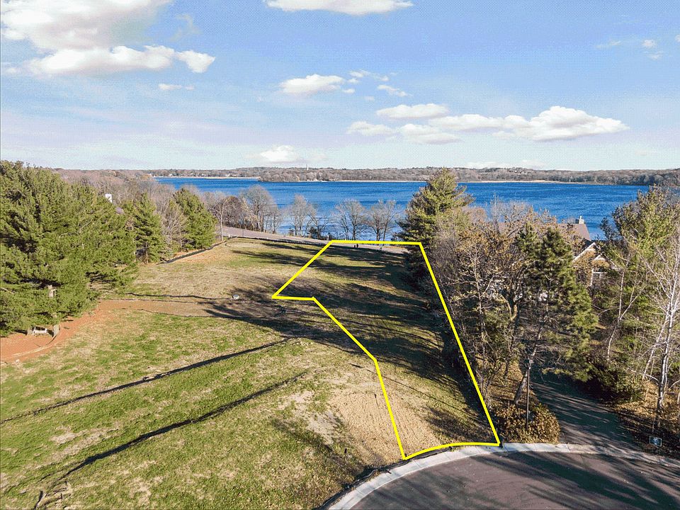 2nd image of 3921X White Oak Ln