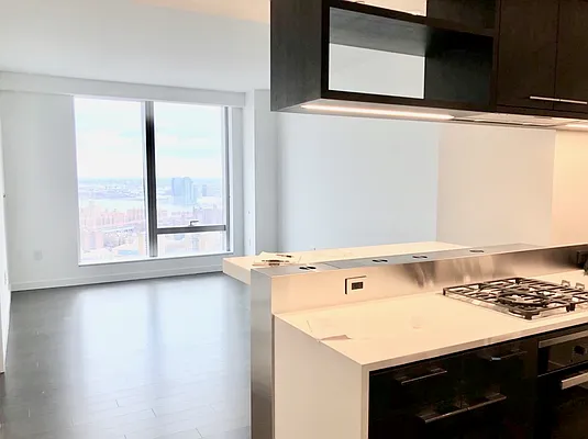 Rented by Gulia Wang, LREB | media 38