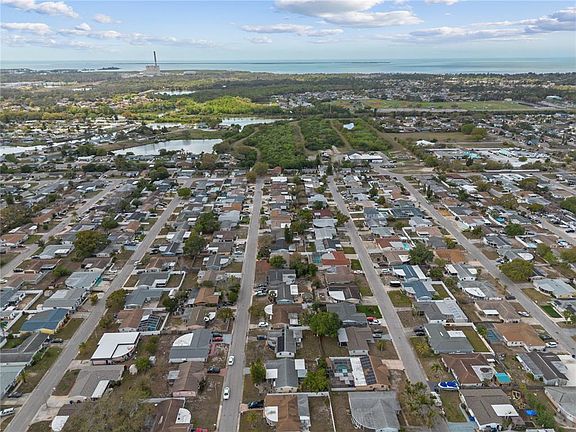 3rd image of 3417 Chauncy Rd