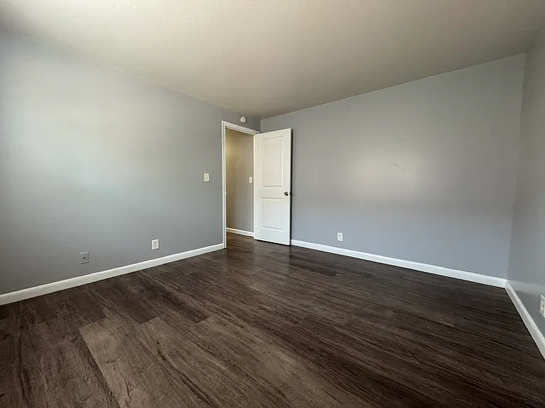 33-02 Elam St #2 — Photo 9