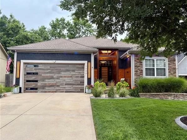 1084 W Cothrell St, Olathe, KS 66061