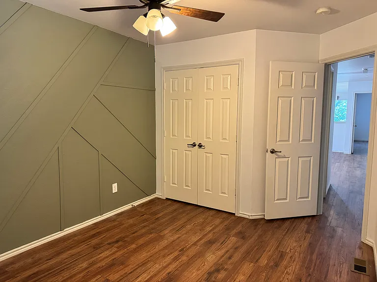 244 Turnberry Ln — Photo 16