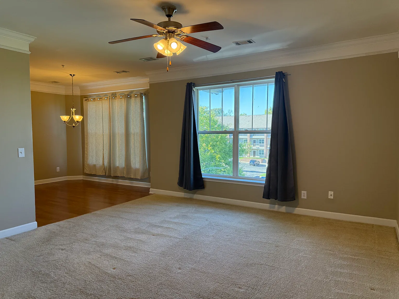 1 bed, 1154 sqft, $1,940 — Photo 2