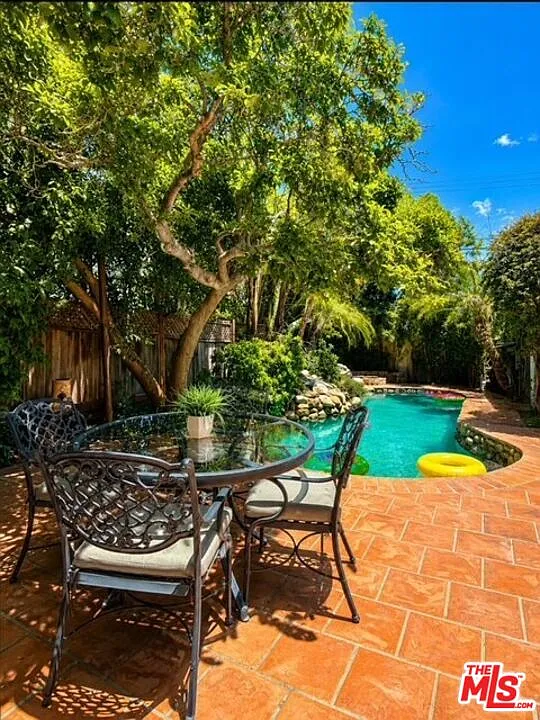 4 bed, 4.0 bath, 3100 sqft, $17,950 — Photo 2