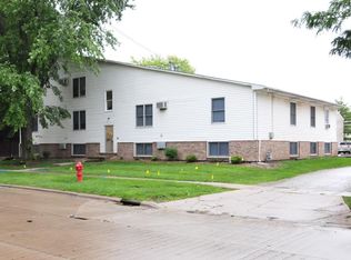 111 W Locust St APT 3, Normal, IL 61761