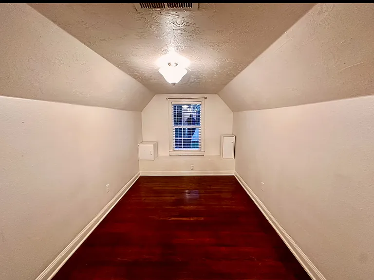 212 W Hunnicutt Ave #1 — Photo 10