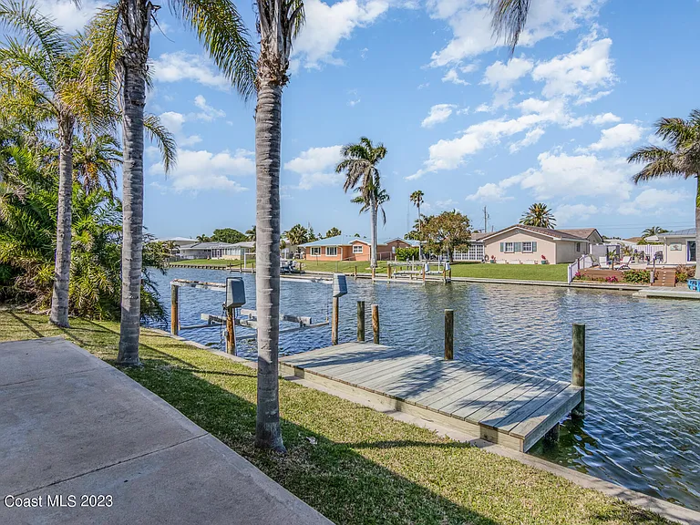 187 Jamaica Dr — Photo 29