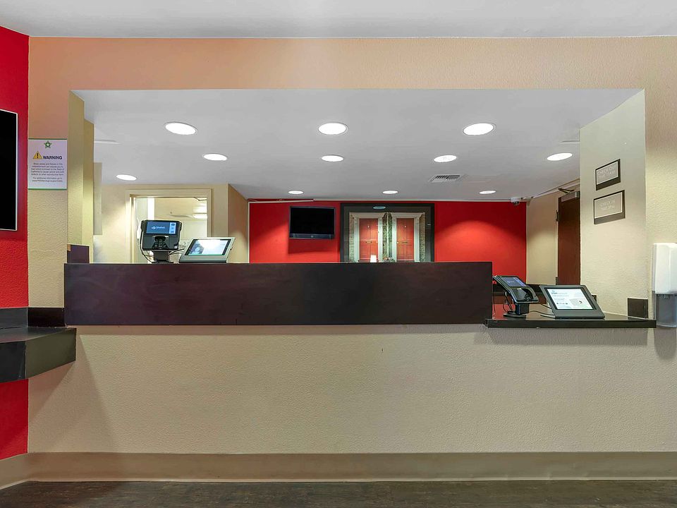Lobby and Guest Check-in