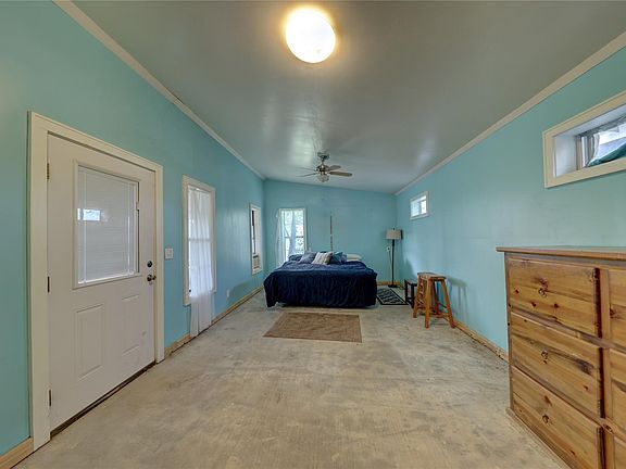3rd image of 207 S 5th St