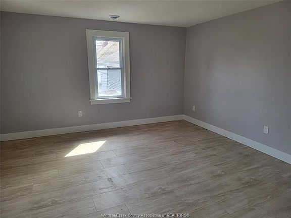 4th image of 1524 Lincoln Rd