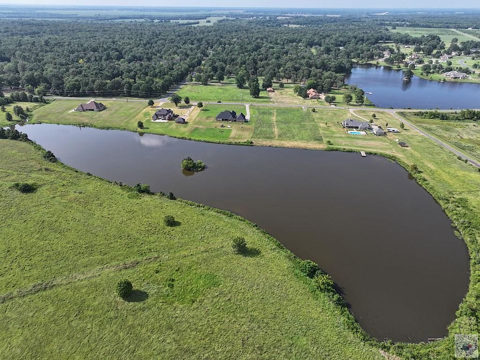 2nd image of Oak Ridge Dr