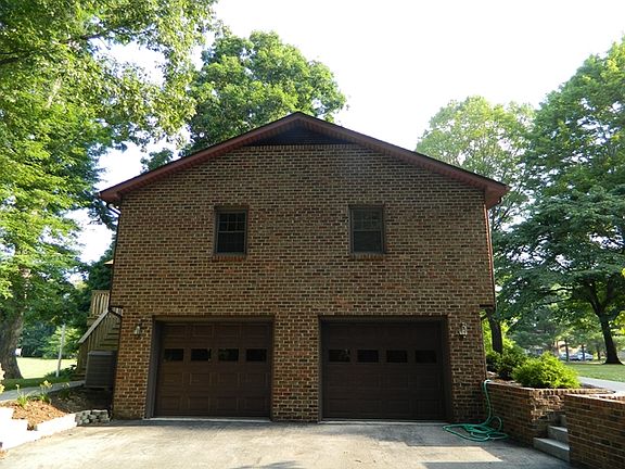 2nd image of 201 Kennedy Dr