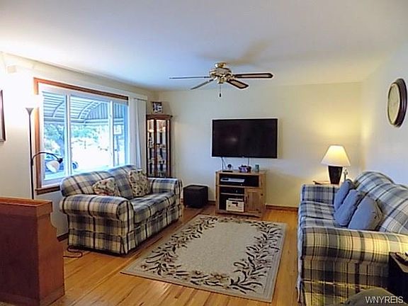 4th image of 239 Banko Dr