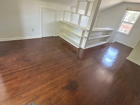 4th image of 14717 Troester St