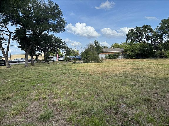 4th image of 5900 Dallas Ave