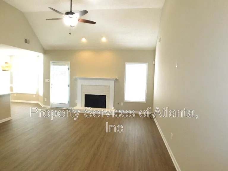 101 Moss Pointe Dr — Photo 15