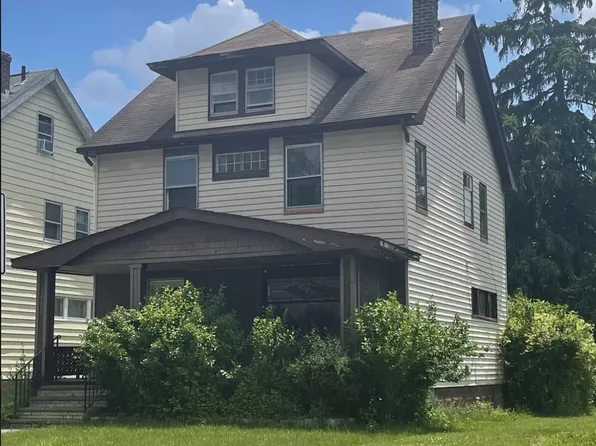12700 Christine Ave, Garfield Hts, OH 44105