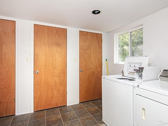 5th image of 3026 4th Ave W #C