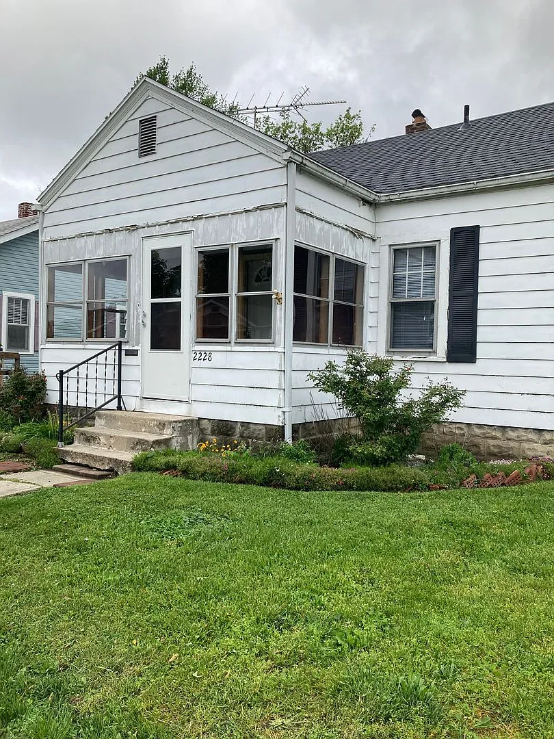 Price reduced! Charming 3 bedroom 1 bath — Photo 1