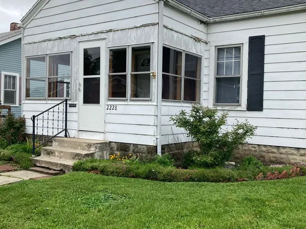 2228 W 7th St, Muncie, IN 47302
