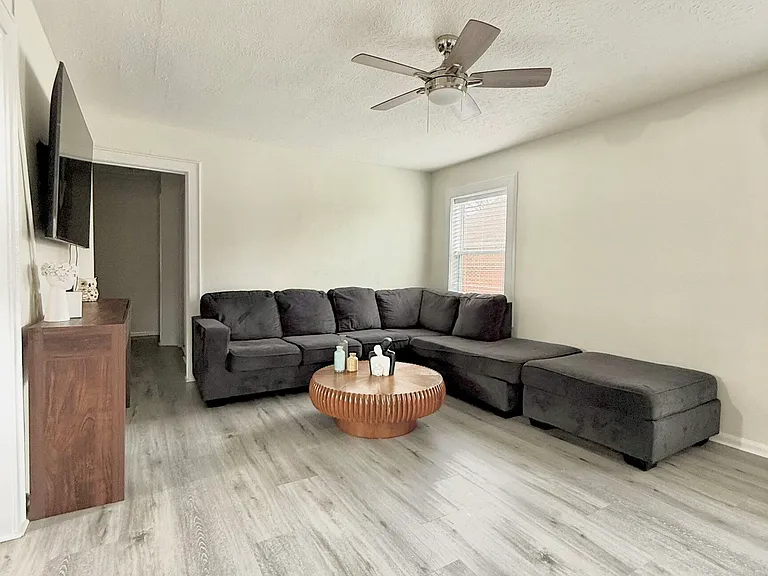 3310 N Keystone Ave — Photo 11