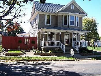 1st image of 303 E Cherry St