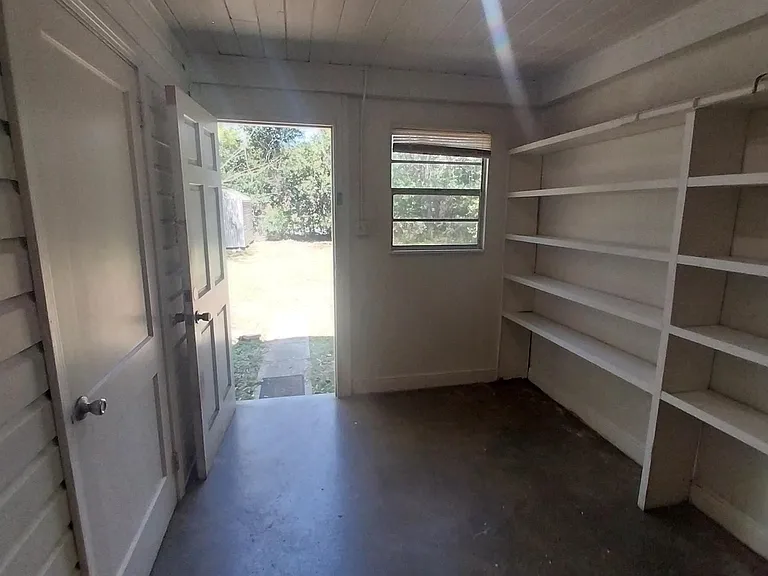 1428 Charlotte St — Photo 14