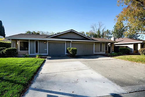 8616-8618 La Riviera Dr Photo 1