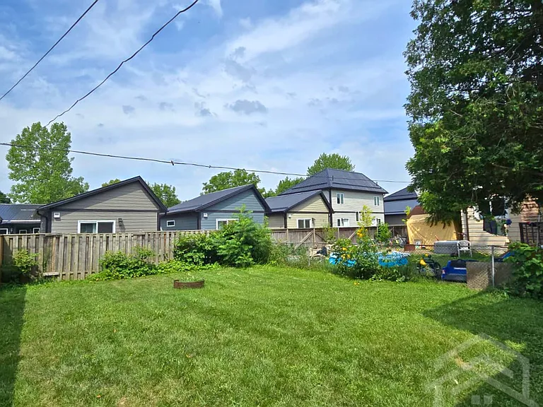 74 Flora St #1 — Photo 8
