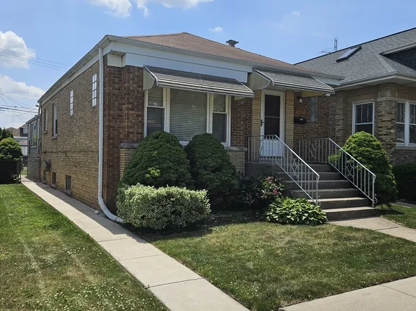 5823 W Addison St, Chicago, IL 60634