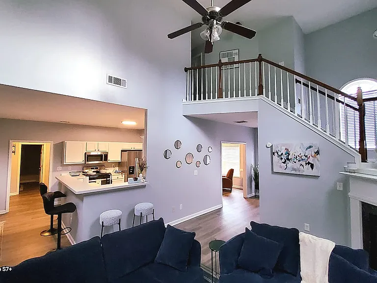 1170 Cliftwood Dr — Photo 7