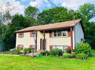 1738 Maxwell Ct, Yorktown Heights, NY 10598