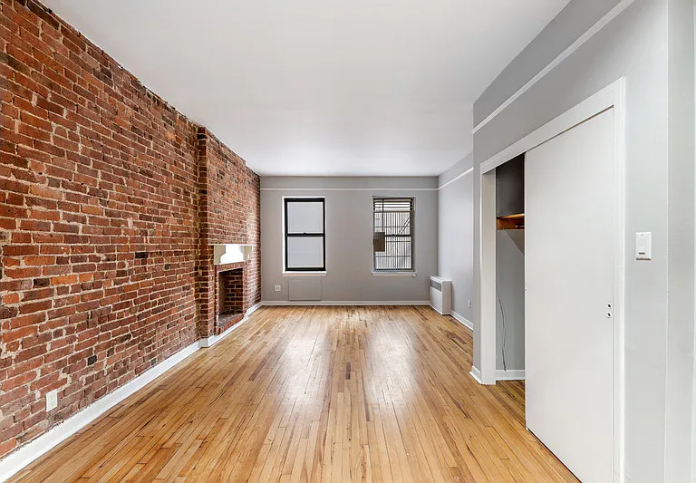 322 E 61st St #D — Photo 1