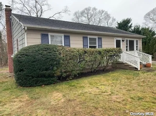 3 Sandy Court, Hampton Bays, NY 11946