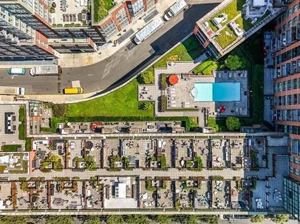 1100 Maxwell Lane image 5 of 11