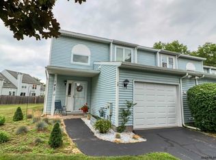 15 Tompion Ln, Saratoga Springs, NY 12866