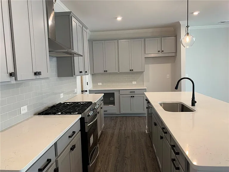 6025 Stella Dr — Photo 9