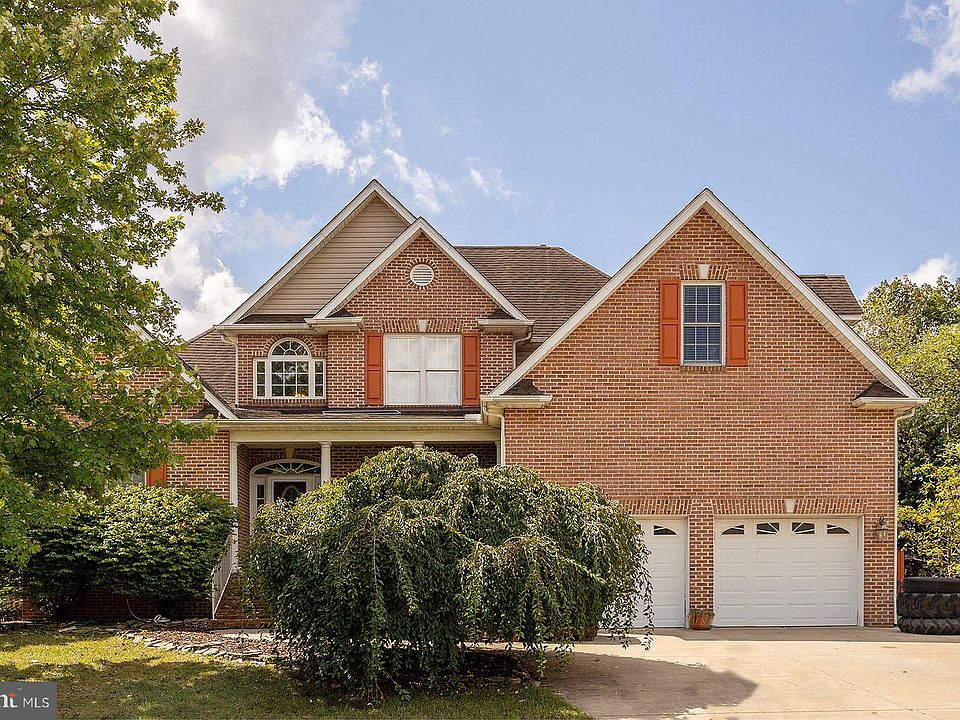 1st image of 138 Travis Ct
