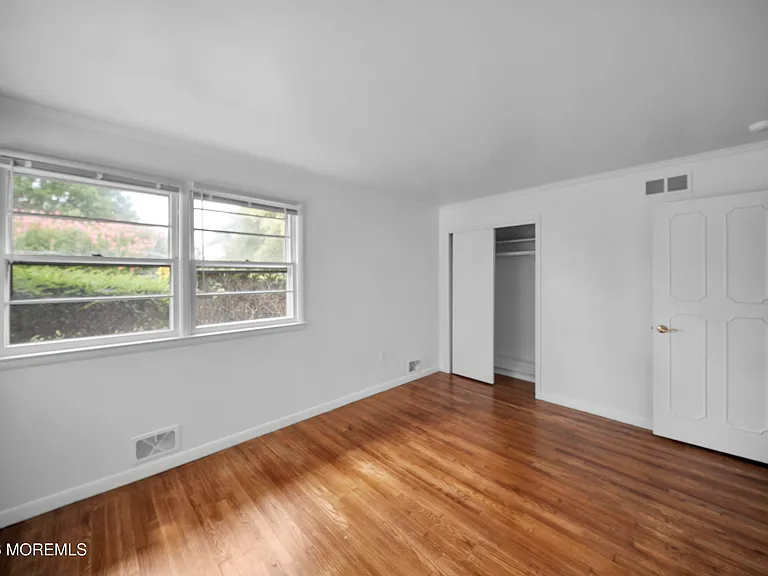 170 Bingham Ave — Photo 19