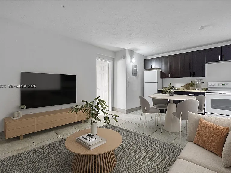 332 SW 3rd St #12 — Photo 6