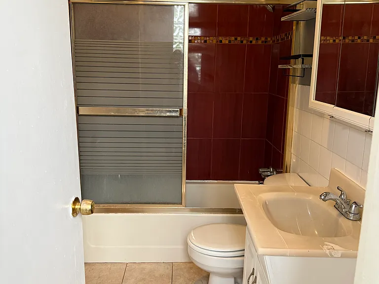 2455 N Milwaukee Ave #2F — Photo 1