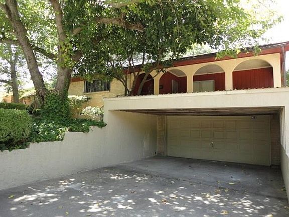 3rd image of 423 S Alexander Ave