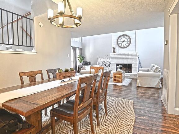 2nd image of 18242 Lakeside Ln