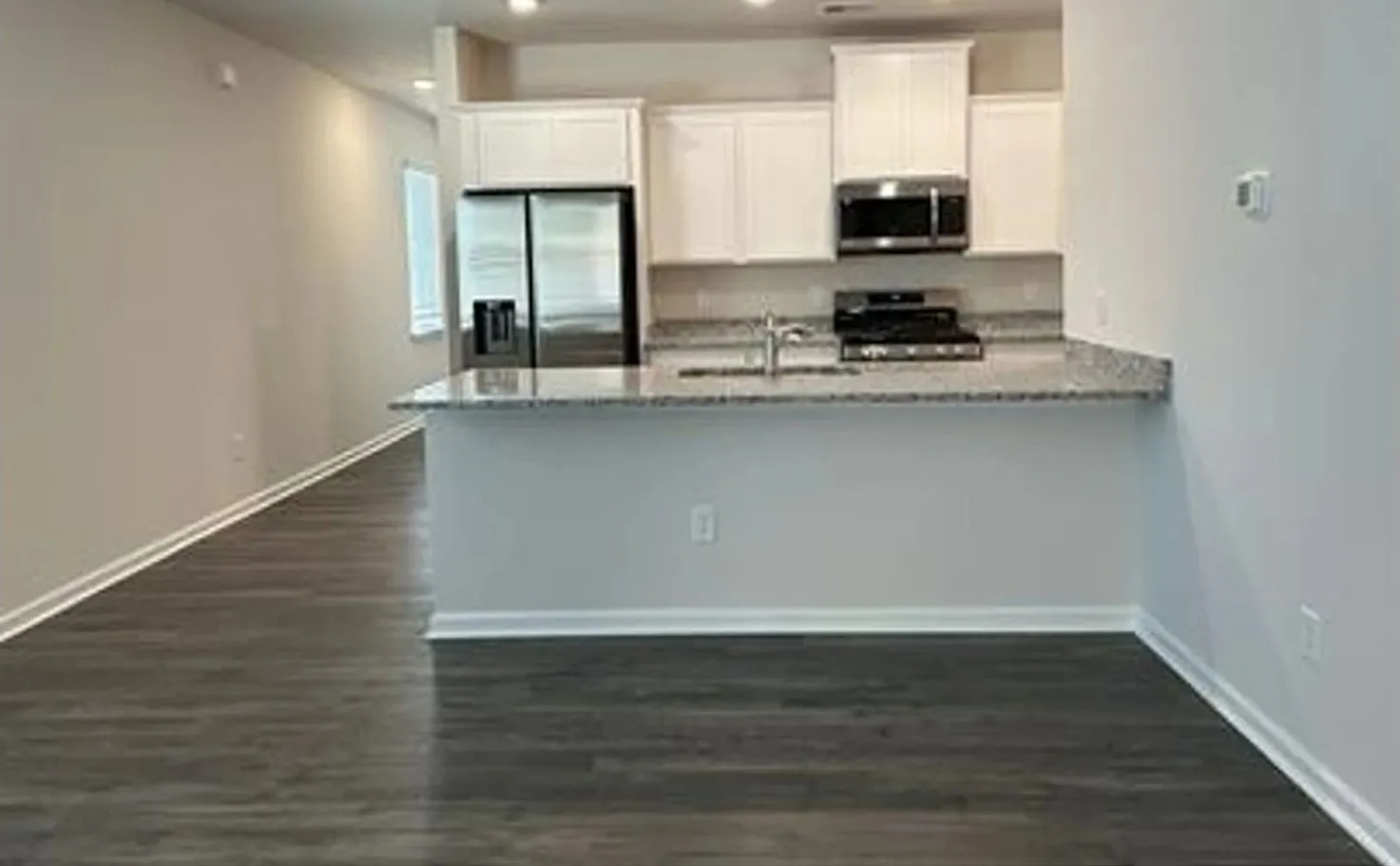 New 4/2.5 Townhome Near Lake Conestee and downtown Mauldin! — Photo 3