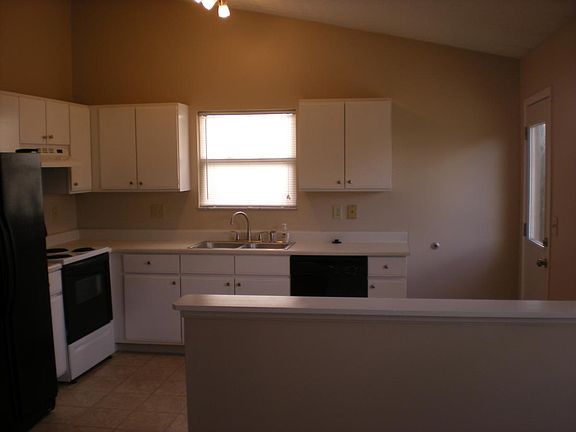 3rd image of 1325 Milstone Dr
