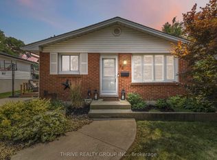 35 Surrey Cres, London, ON N6E1T7