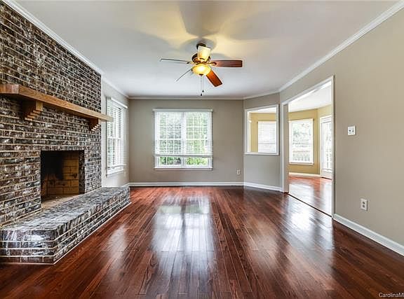 3rd image of 2217 Londonderry Dr