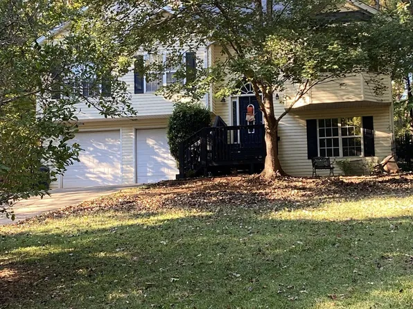 3126 Arrowhead Dr, Gainesville, GA 30506