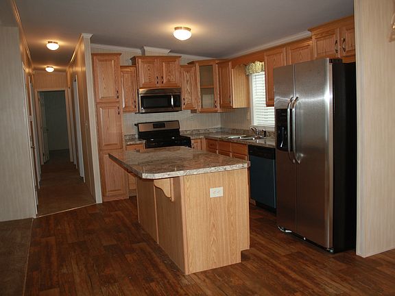 2nd image of 107 Silver Maples Dr